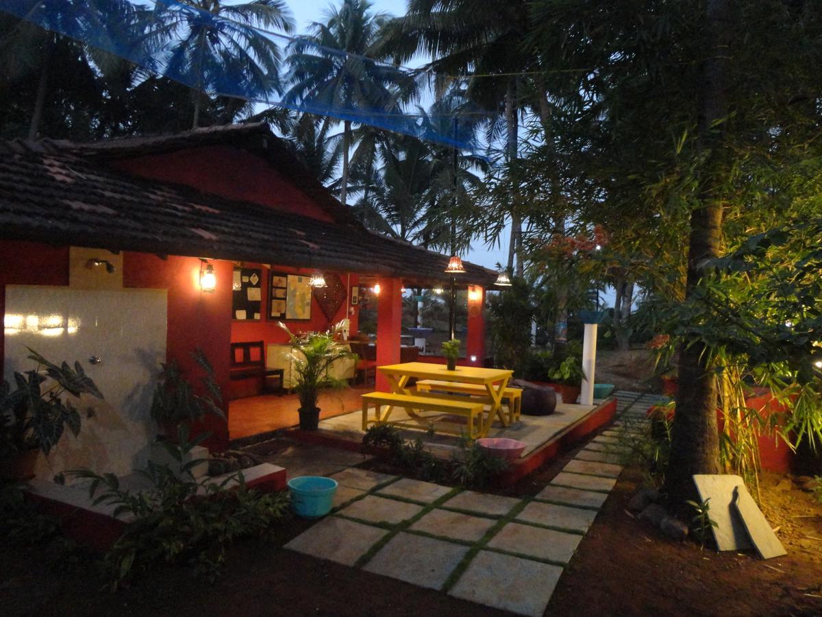 The Yuppi Hippi Female Hostel Anjuna Buitenkant foto