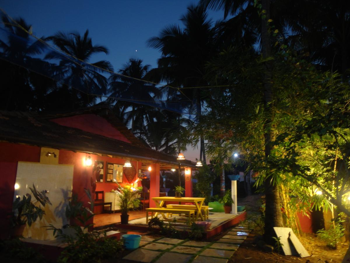 The Yuppi Hippi Female Hostel Anjuna Buitenkant foto