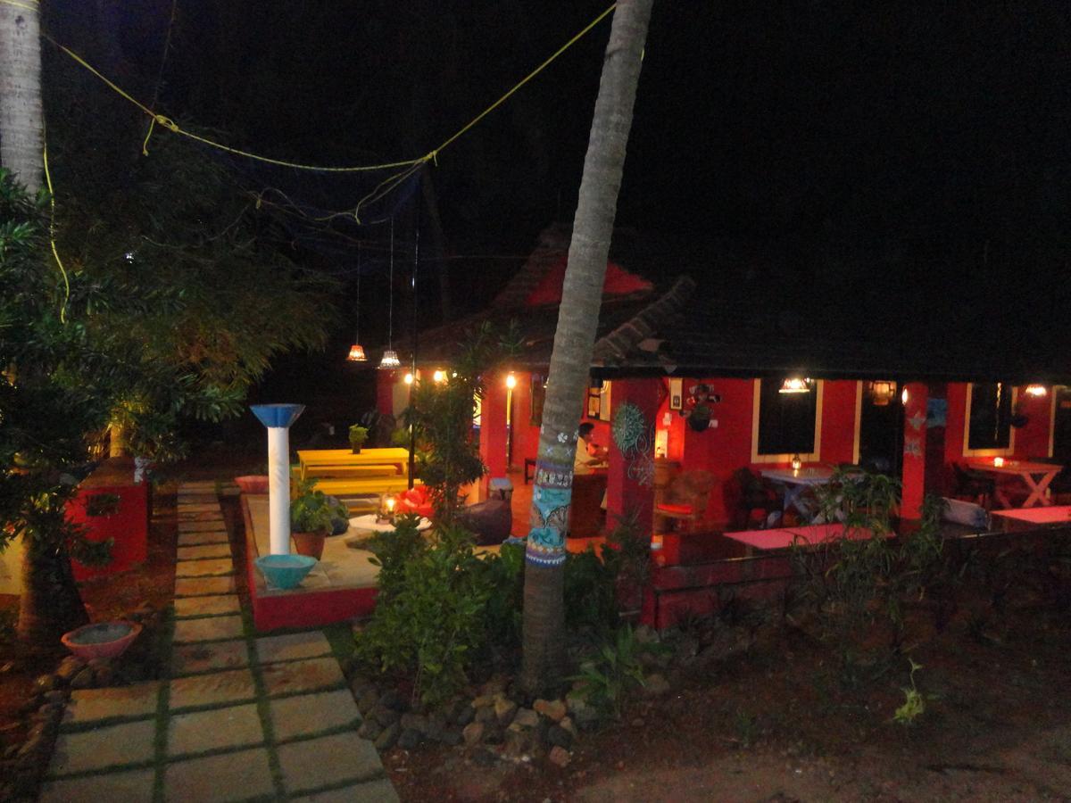 The Yuppi Hippi Female Hostel Anjuna Buitenkant foto