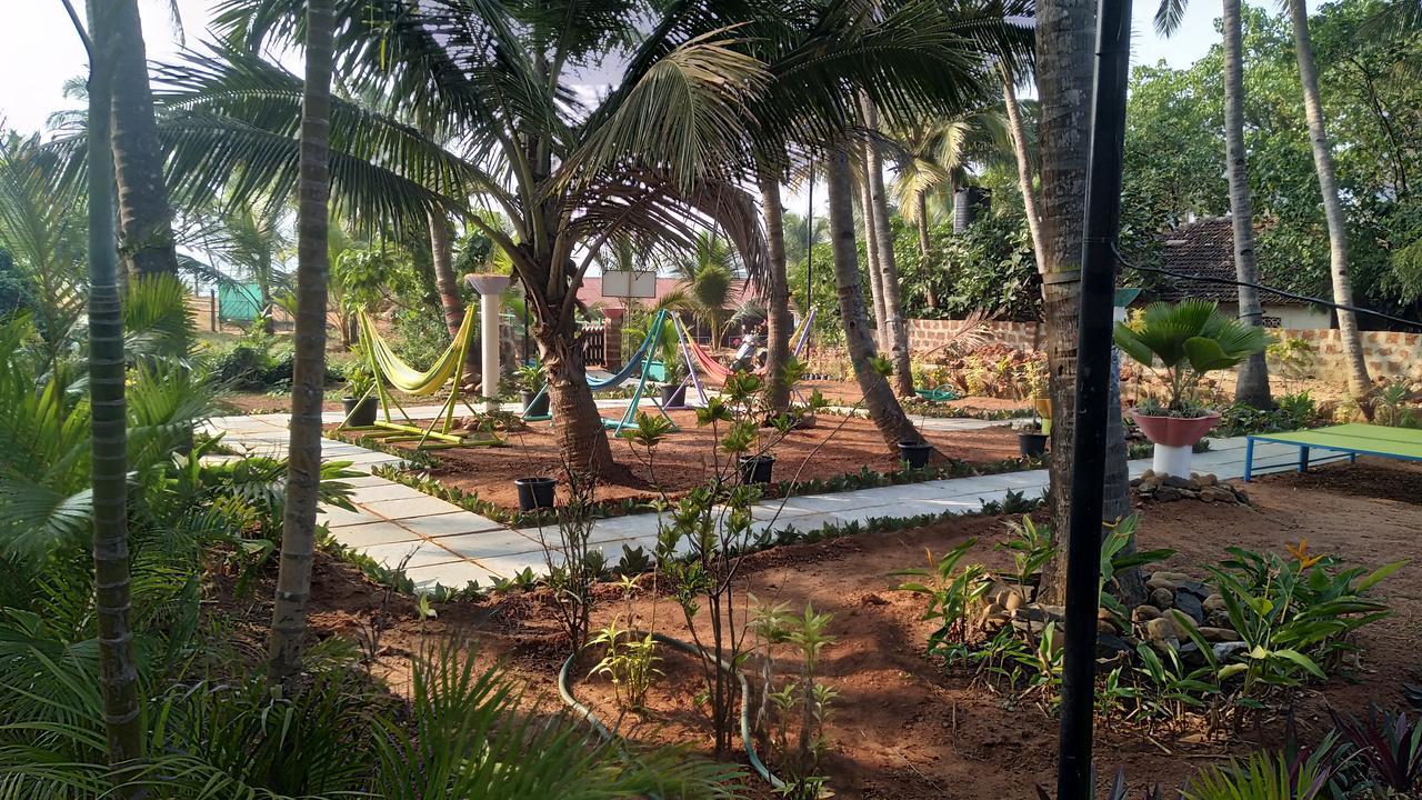The Yuppi Hippi Female Hostel Anjuna Buitenkant foto